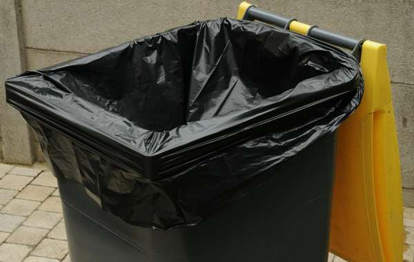Image de Housse 240L XTRA PEBD noir-carton 100